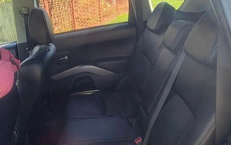 Mitsubishi Outlander III рестайлинг 3, 2006 год, 870 000 рублей, 10 фотография