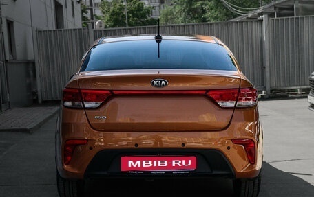 KIA Rio IV, 2018 год, 1 387 000 рублей, 6 фотография