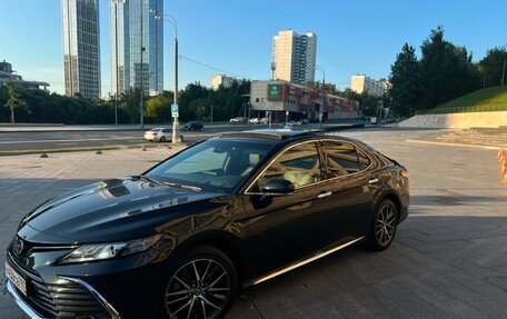 Toyota Camry, 2023 год, 2 950 000 рублей, 6 фотография