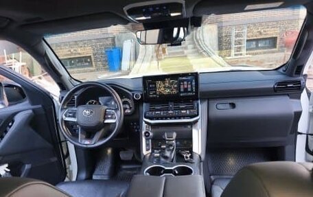 Toyota Land Cruiser, 2022 год, 11 000 000 рублей, 7 фотография