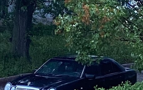 Mercedes-Benz E-Класс, 1996 год, 170 000 рублей, 2 фотография