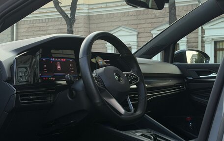Volkswagen Golf VIII, 2022 год, 2 680 000 рублей, 21 фотография