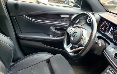 Mercedes-Benz E-Класс, 2019 год, 2 800 000 рублей, 15 фотография