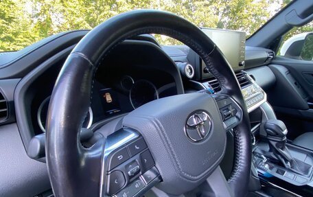 Toyota Land Cruiser, 2022 год, 9 000 000 рублей, 18 фотография