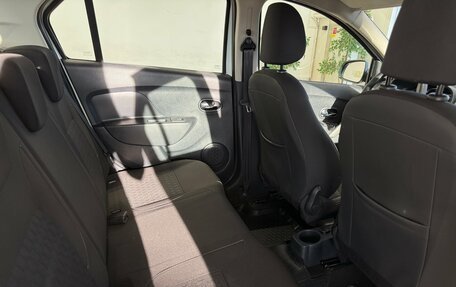 Renault Logan II, 2019 год, 899 000 рублей, 10 фотография