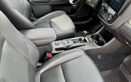 Mitsubishi Outlander III рестайлинг 3, 2012 год, 1 299 000 рублей, 12 фотография