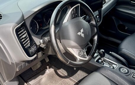 Mitsubishi Outlander III рестайлинг 3, 2012 год, 1 299 000 рублей, 11 фотография