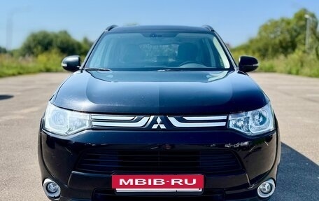 Mitsubishi Outlander III рестайлинг 3, 2012 год, 1 299 000 рублей, 2 фотография