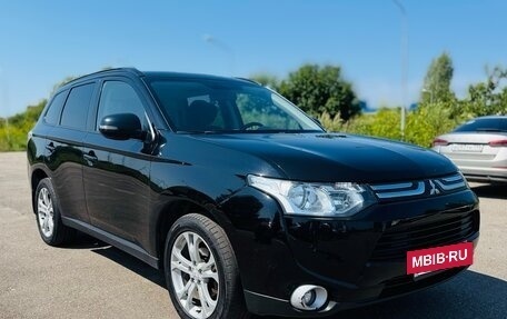 Mitsubishi Outlander III рестайлинг 3, 2012 год, 1 299 000 рублей, 3 фотография