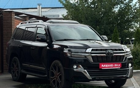 Toyota Land Cruiser 200, 2018 год, 6 500 000 рублей, 3 фотография