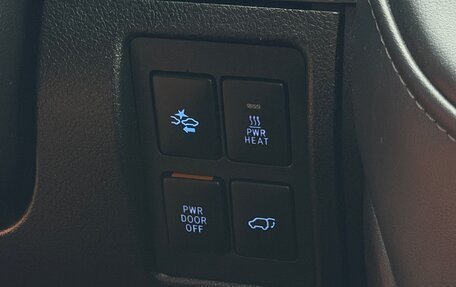 Toyota Land Cruiser 200, 2018 год, 6 500 000 рублей, 16 фотография