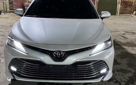 Toyota Camry, 2018 год, 3 100 000 рублей, 1 фотография