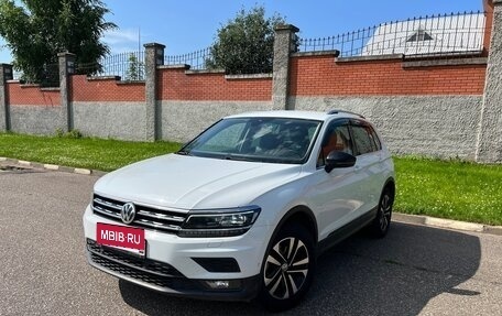 Volkswagen Tiguan II, 2019 год, 2 950 000 рублей, 3 фотография