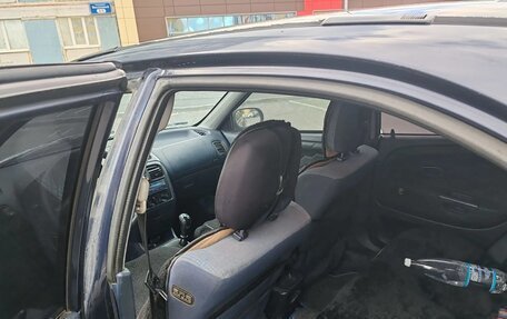 Mitsubishi Carisma I, 2001 год, 250 000 рублей, 13 фотография
