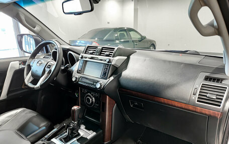 Toyota Land Cruiser Prado 150 рестайлинг 2, 2017 год, 4 690 000 рублей, 13 фотография