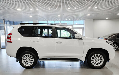 Toyota Land Cruiser Prado 150 рестайлинг 2, 2017 год, 4 690 000 рублей, 5 фотография