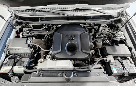 Toyota Land Cruiser Prado 150 рестайлинг 2, 2017 год, 4 690 000 рублей, 11 фотография
