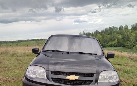 Chevrolet Niva I рестайлинг, 2012 год, 550 000 рублей, 2 фотография