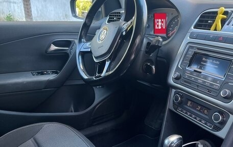 Volkswagen Polo VI (EU Market), 2015 год, 1 350 000 рублей, 6 фотография