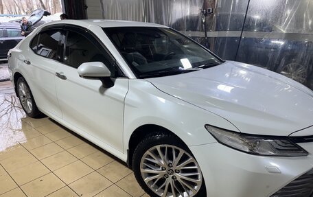 Toyota Camry, 2018 год, 3 100 000 рублей, 3 фотография