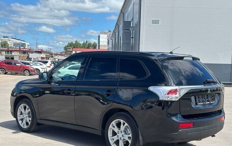 Mitsubishi Outlander III рестайлинг 3, 2013 год, 1 185 000 рублей, 7 фотография