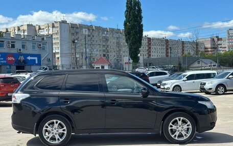 Mitsubishi Outlander III рестайлинг 3, 2013 год, 1 185 000 рублей, 4 фотография