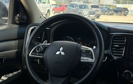 Mitsubishi Outlander III рестайлинг 3, 2013 год, 1 185 000 рублей, 10 фотография