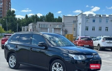 Mitsubishi Outlander III рестайлинг 3, 2013 год, 1 185 000 рублей, 3 фотография