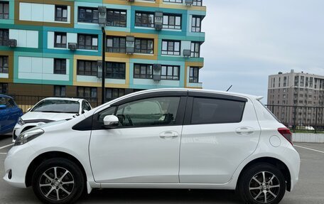 Toyota Vitz, 2013 год, 690 000 рублей, 3 фотография