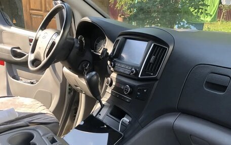 Hyundai Grand Starex Grand Starex I рестайлинг 2, 2018 год, 3 300 000 рублей, 4 фотография