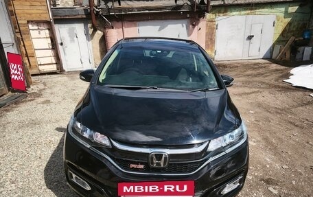 Honda Fit III, 2018 год, 1 250 000 рублей, 2 фотография