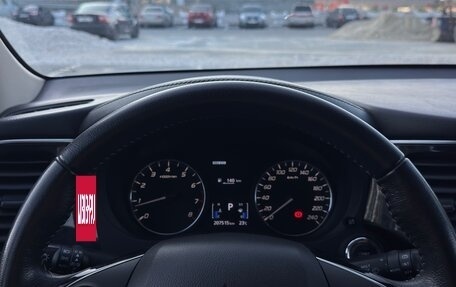Mitsubishi Outlander III рестайлинг 3, 2018 год, 1 650 000 рублей, 8 фотография