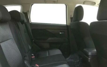 Mitsubishi Outlander III рестайлинг 3, 2012 год, 1 299 000 рублей, 2 фотография
