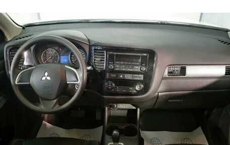 Mitsubishi Outlander III рестайлинг 3, 2012 год, 1 299 000 рублей, 5 фотография