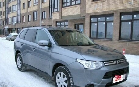 Mitsubishi Outlander III рестайлинг 3, 2012 год, 1 299 000 рублей, 8 фотография