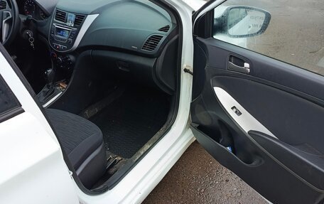 Hyundai Solaris II рестайлинг, 2015 год, 1 200 000 рублей, 11 фотография