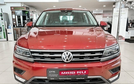 Volkswagen Tiguan II, 2017 год, 2 175 000 рублей, 2 фотография