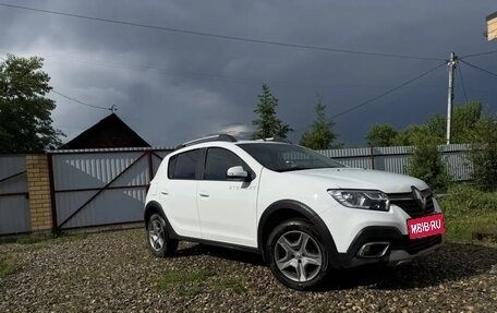 Renault Sandero II рестайлинг, 2019 год, 1 200 000 рублей, 2 фотография