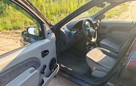 Renault Logan I, 2006 год, 110 000 рублей, 7 фотография
