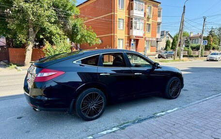 Honda Crosstour I рестайлинг, 2011 год, 925 000 рублей, 3 фотография