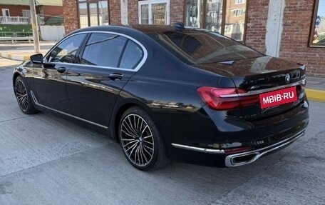 BMW 7 серия, 2017 год, 2 695 000 рублей, 3 фотография