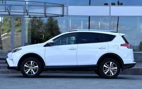 Toyota RAV4, 2018 год, 2 420 000 рублей, 2 фотография