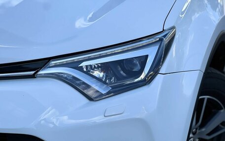 Toyota RAV4, 2018 год, 2 420 000 рублей, 5 фотография