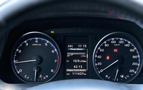 Toyota RAV4, 2018 год, 2 420 000 рублей, 13 фотография