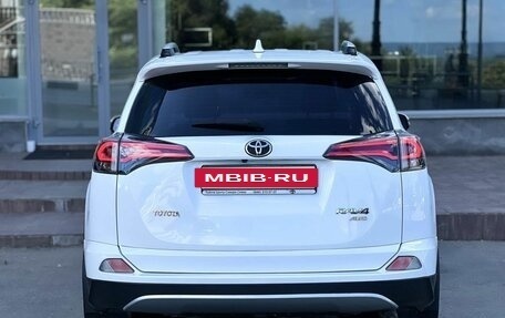 Toyota RAV4, 2018 год, 2 420 000 рублей, 6 фотография