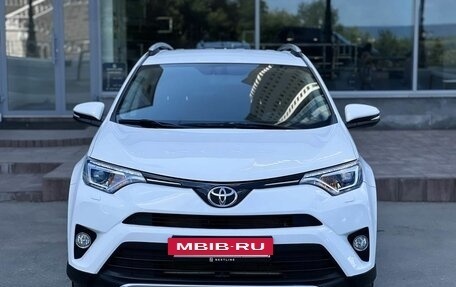 Toyota RAV4, 2018 год, 2 420 000 рублей, 4 фотография