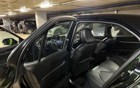 Toyota Camry, 2019 год, 2 950 000 рублей, 17 фотография
