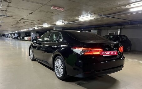 Toyota Camry, 2019 год, 2 950 000 рублей, 6 фотография