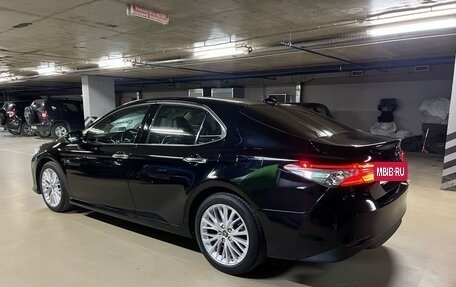 Toyota Camry, 2019 год, 2 950 000 рублей, 5 фотография