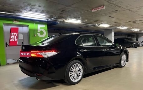Toyota Camry, 2019 год, 2 950 000 рублей, 8 фотография